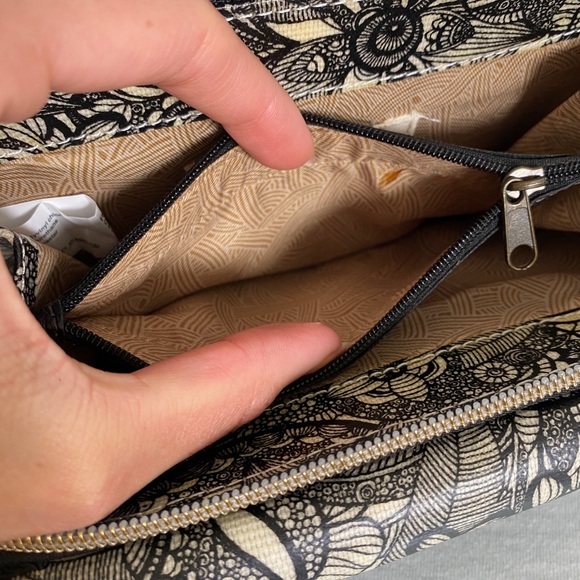 Sakroots Ultimate Storage Wallet - Picture 9 of 12